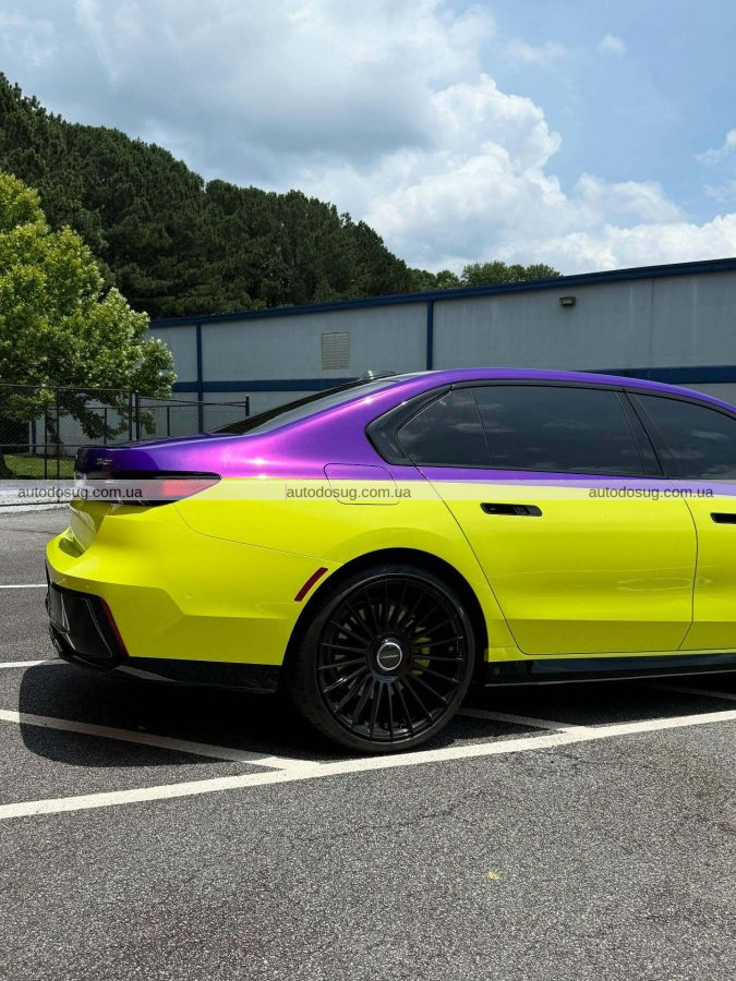 Цей BMW показує, чому деякі кольори ніколи не повинні зустрічатися