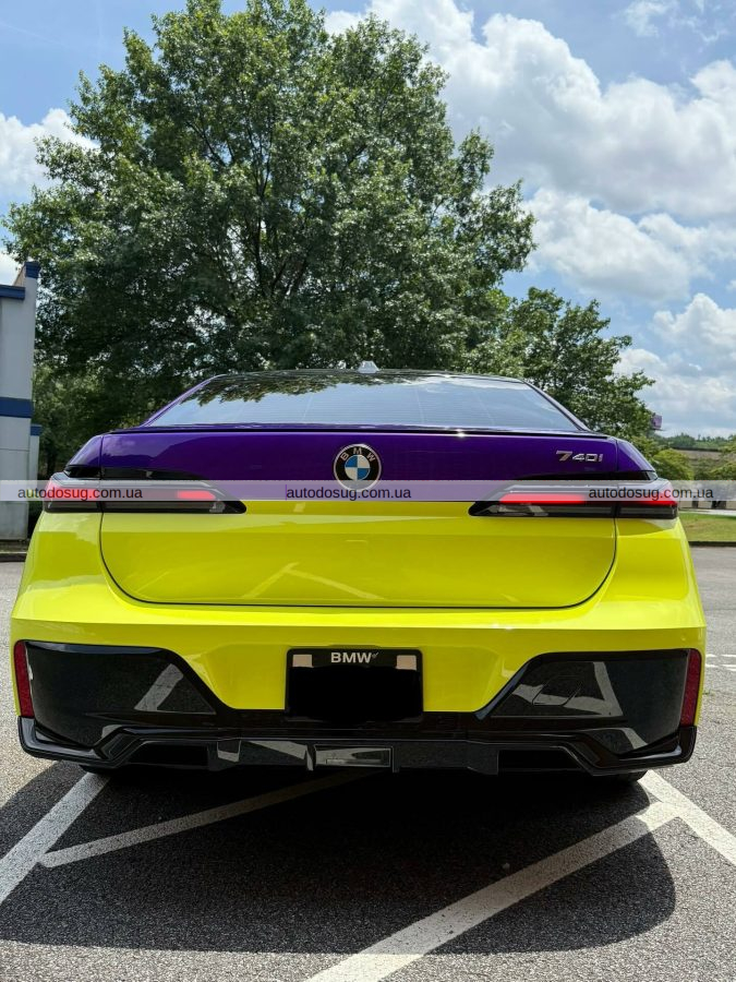 Цей BMW показує, чому деякі кольори ніколи не повинні зустрічатися